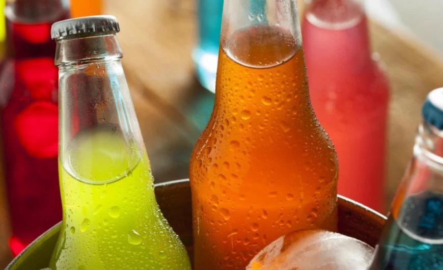 Ένα αναψυκτικό την ημέρα τον γιατρό φέρνει κοντά – Τι συμβαίνει στον οργανισμό όταν καταναλώνεις αναψυκτικά